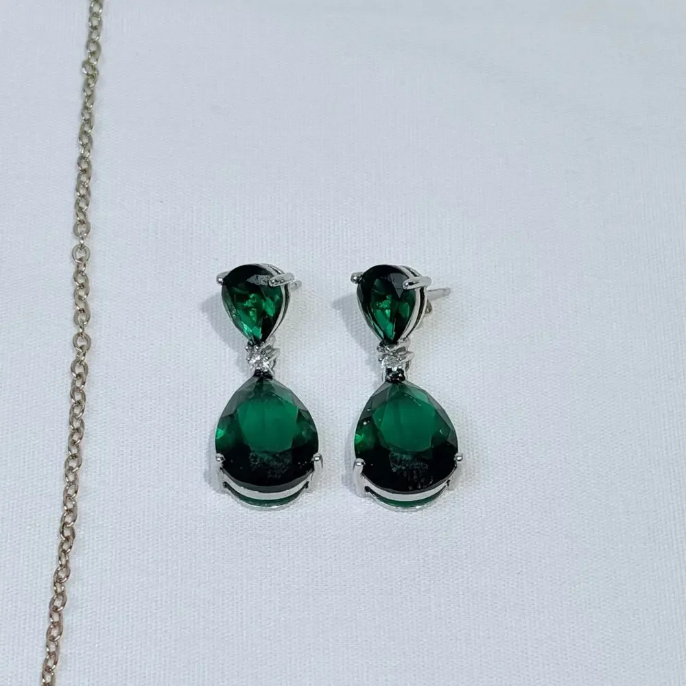 Emerald Teardrop Pear Shape Necklace Pendant, Earrings, Bracelet Set, Plated - Picture 4 of 10
